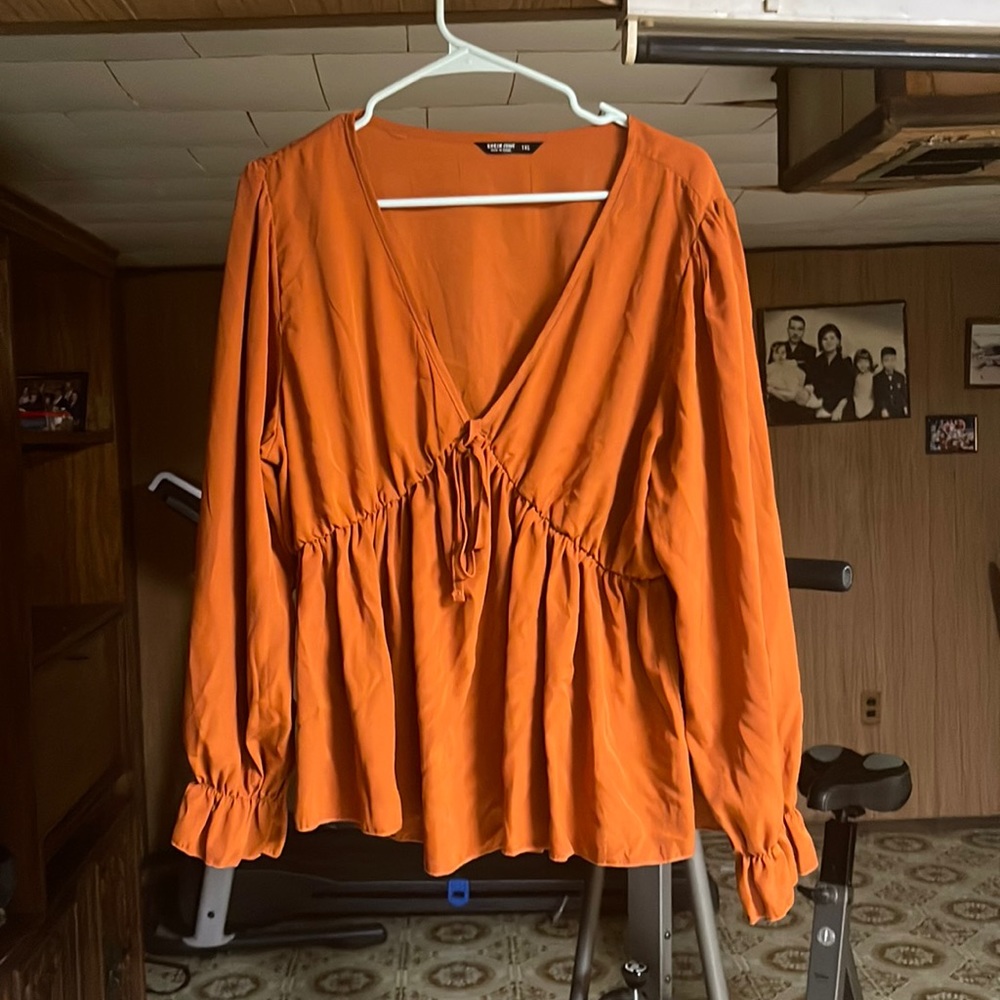 Worn once, super cute in great condition